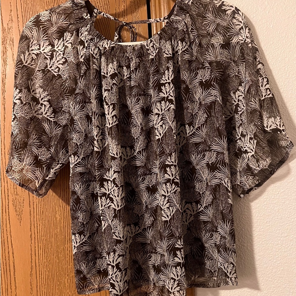 NWT LOFT Coral Reef Open Tie Back Blouse Brown White XS